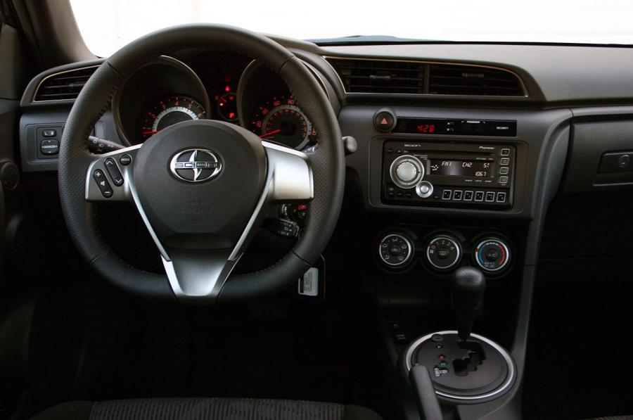 Торпедо Scion tC 2011 года  (фото 33 из 68)